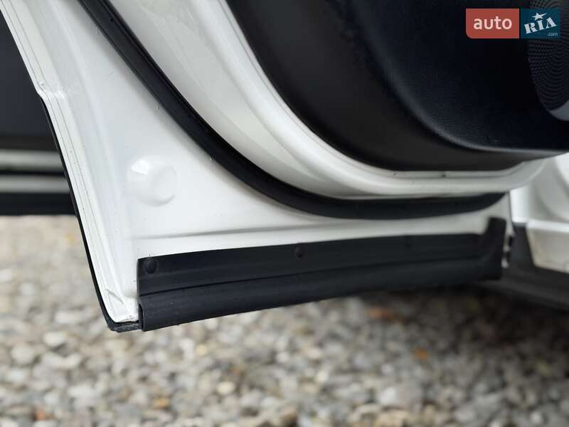 Внедорожник / Кроссовер Nissan Qashqai 2012 в Стрые