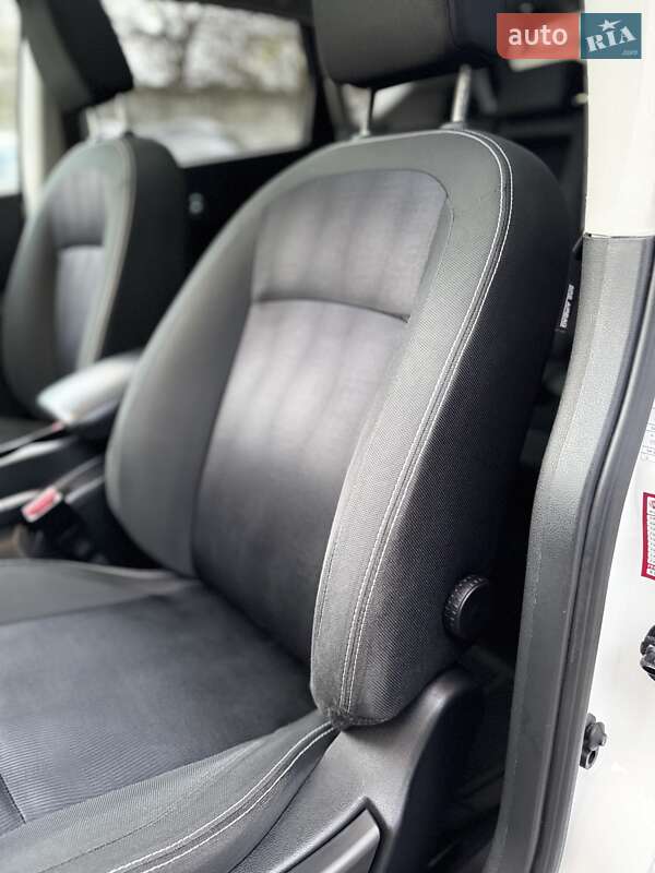 Внедорожник / Кроссовер Nissan Qashqai 2012 в Стрые