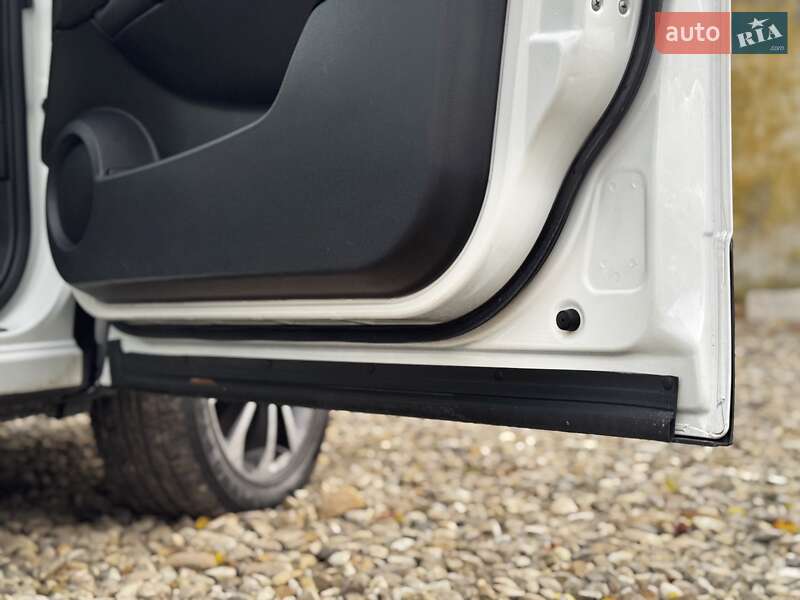 Внедорожник / Кроссовер Nissan Qashqai 2012 в Стрые