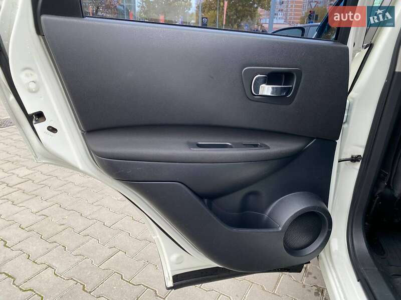 Позашляховик / Кросовер Nissan Qashqai 2011 в Одесі