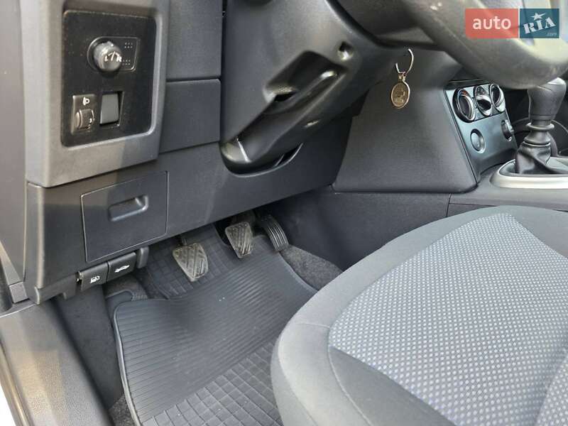 Внедорожник / Кроссовер Nissan Qashqai 2008 в Новых Санжарах фото 3 Внедорожник / Кроссовер Nissan Qashqai 2008 в Новых Санжарах