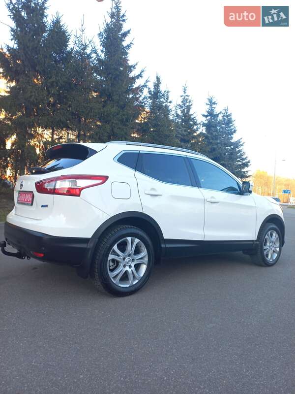 Позашляховик / Кросовер Nissan Qashqai 2015 в Тернополі фото 15 Позашляховик / Кросовер Nissan Qashqai 2015 в Тернополі
