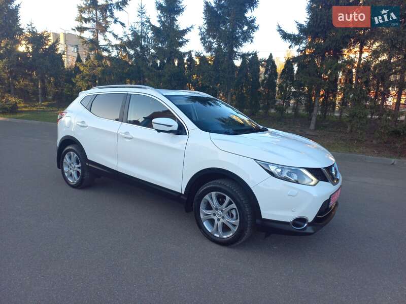 Позашляховик / Кросовер Nissan Qashqai 2015 в Тернополі фото 14 Позашляховик / Кросовер Nissan Qashqai 2015 в Тернополі