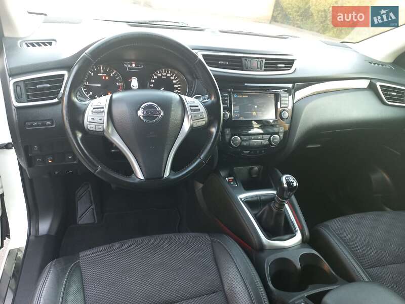 Позашляховик / Кросовер Nissan Qashqai 2015 в Тернополі фото 30 Позашляховик / Кросовер Nissan Qashqai 2015 в Тернополі