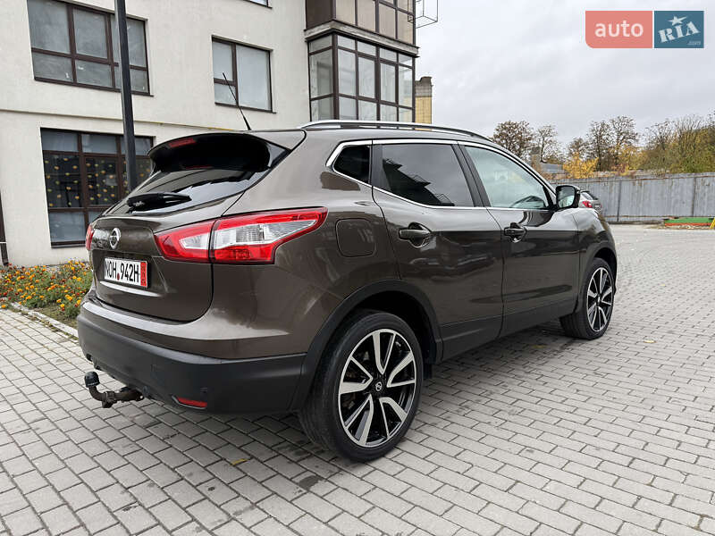 Внедорожник / Кроссовер Nissan Qashqai 2015 в Кременце