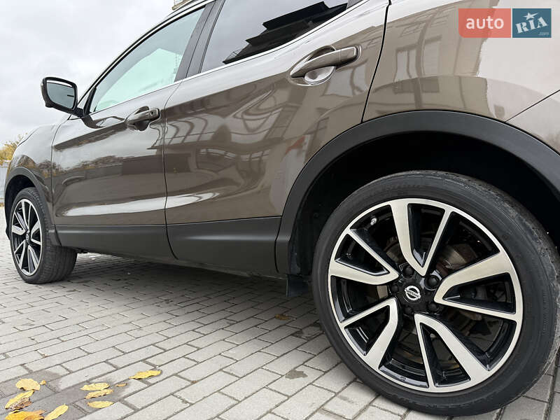 Внедорожник / Кроссовер Nissan Qashqai 2015 в Кременце