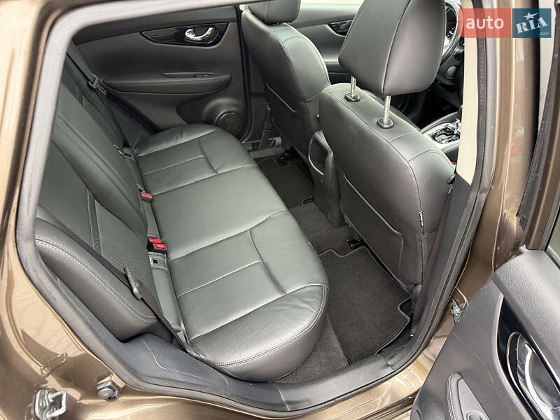 Внедорожник / Кроссовер Nissan Qashqai 2015 в Кременце