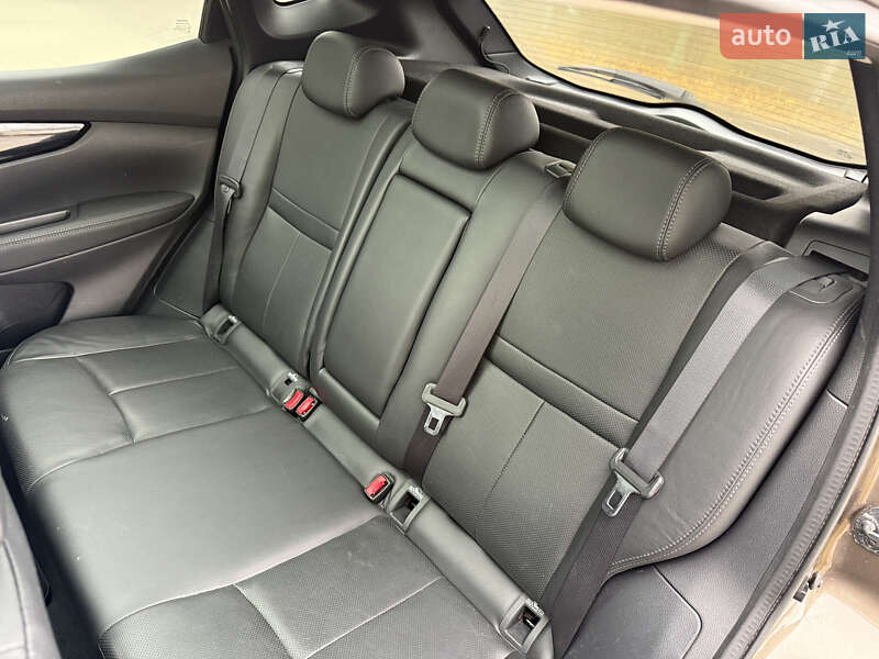 Внедорожник / Кроссовер Nissan Qashqai 2015 в Кременце