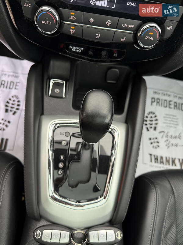 Внедорожник / Кроссовер Nissan Qashqai 2015 в Кременце