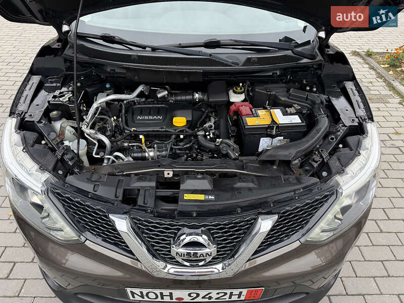 Внедорожник / Кроссовер Nissan Qashqai 2015 в Кременце