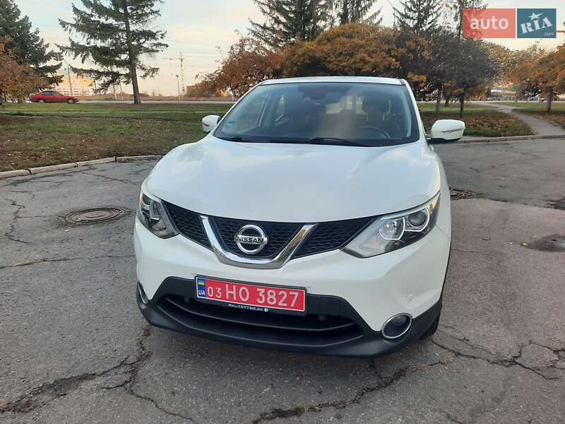 Внедорожник / Кроссовер Nissan Qashqai 2014 в Полтаве