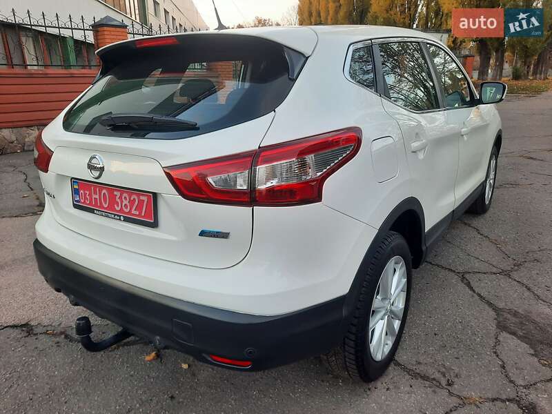 Внедорожник / Кроссовер Nissan Qashqai 2014 в Полтаве