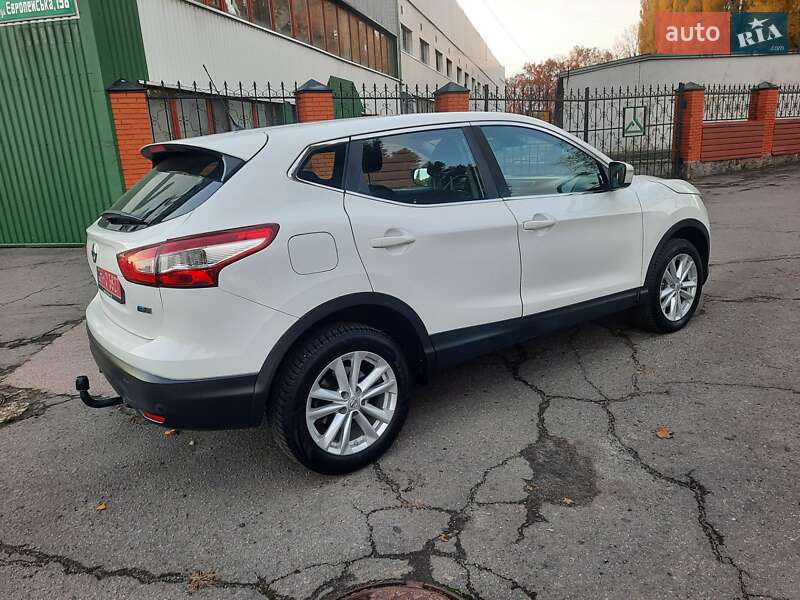 Внедорожник / Кроссовер Nissan Qashqai 2014 в Полтаве