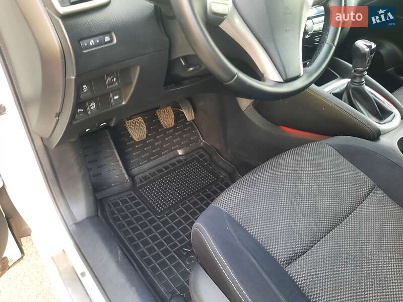 Внедорожник / Кроссовер Nissan Qashqai 2014 в Полтаве