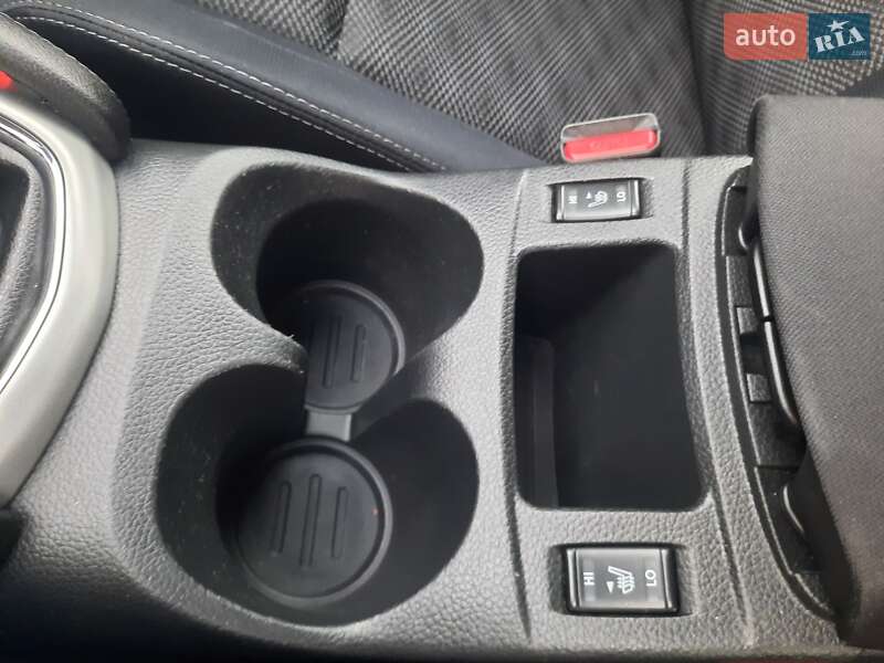 Внедорожник / Кроссовер Nissan Qashqai 2014 в Полтаве