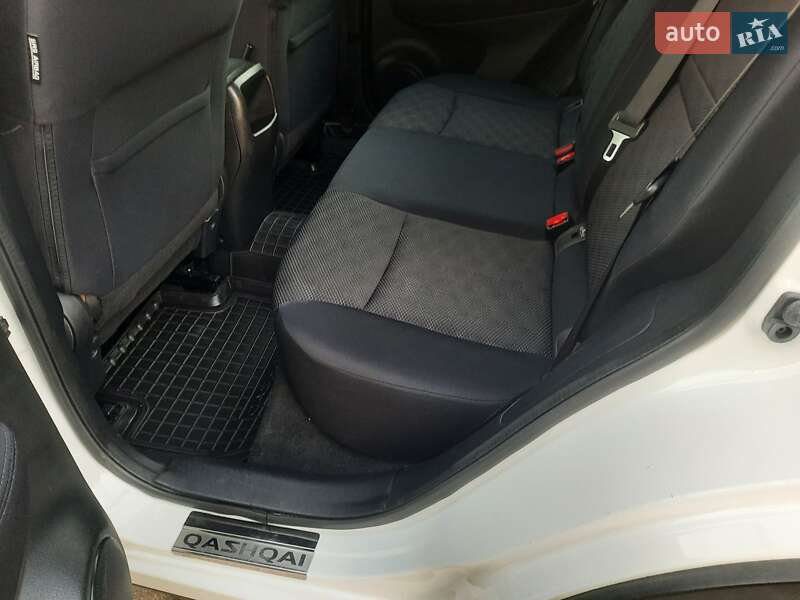 Внедорожник / Кроссовер Nissan Qashqai 2014 в Полтаве