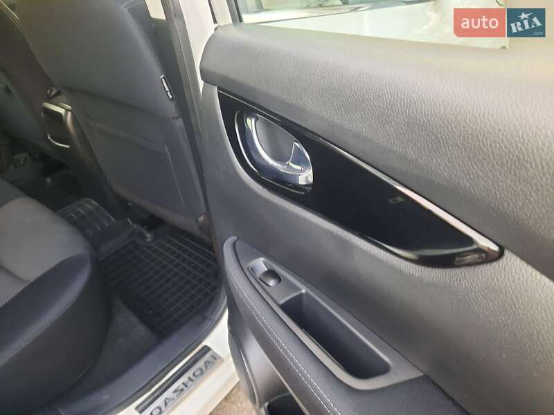 Внедорожник / Кроссовер Nissan Qashqai 2014 в Полтаве