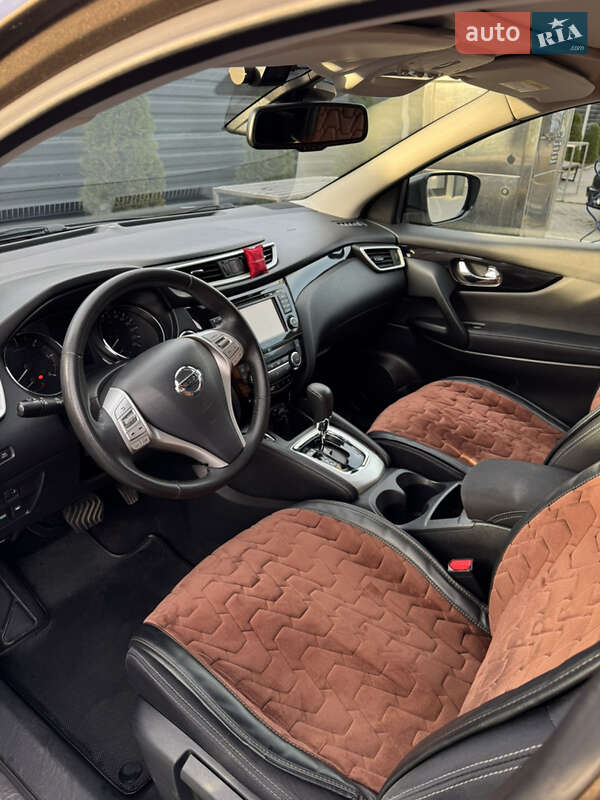 Внедорожник / Кроссовер Nissan Qashqai 2015 в Ивано-Франковске
