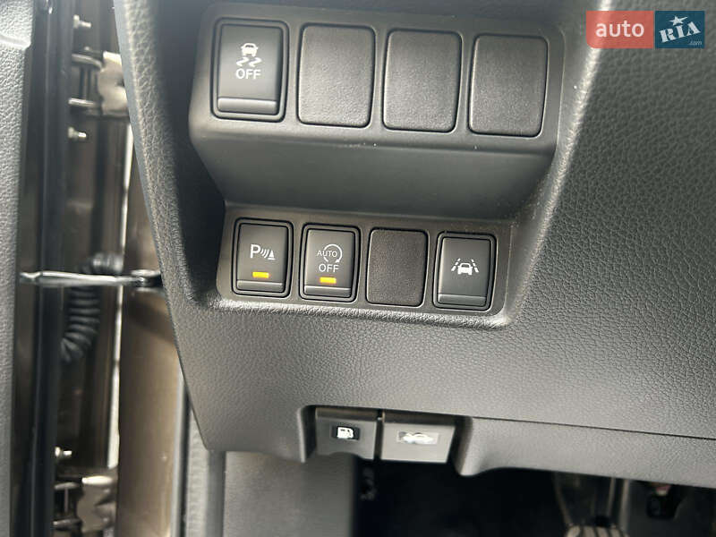 Позашляховик / Кросовер Nissan Qashqai 2015 в Полтаві фото 44 Позашляховик / Кросовер Nissan Qashqai 2015 в Полтаві