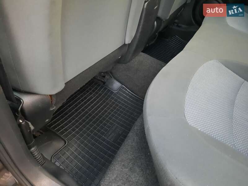 Внедорожник / Кроссовер Nissan Qashqai 2011 в Полтаве фото 32 Внедорожник / Кроссовер Nissan Qashqai 2011 в Полтаве