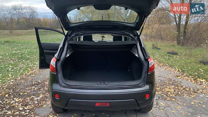 Внедорожник / Кроссовер Nissan Qashqai 2013 в Хороле фото 13 Внедорожник / Кроссовер Nissan Qashqai 2013 в Хороле