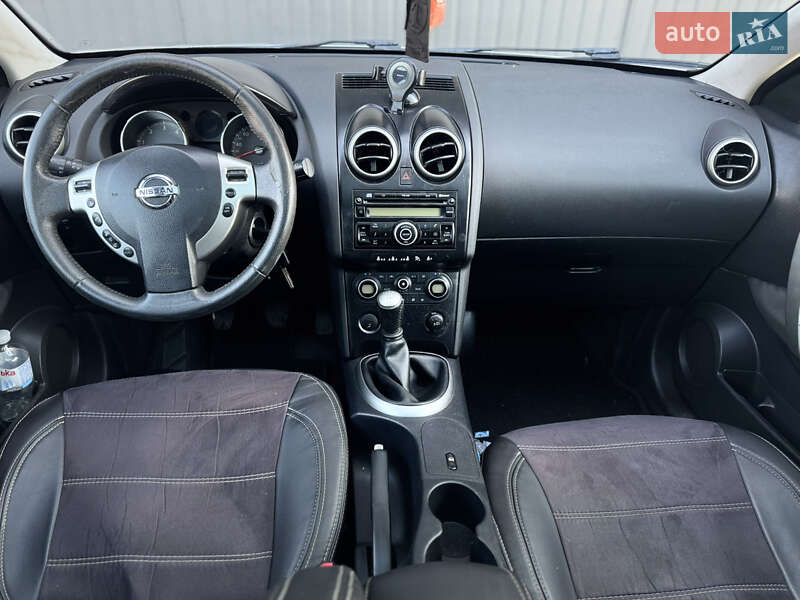 Внедорожник / Кроссовер Nissan Qashqai 2009 в Сарнах