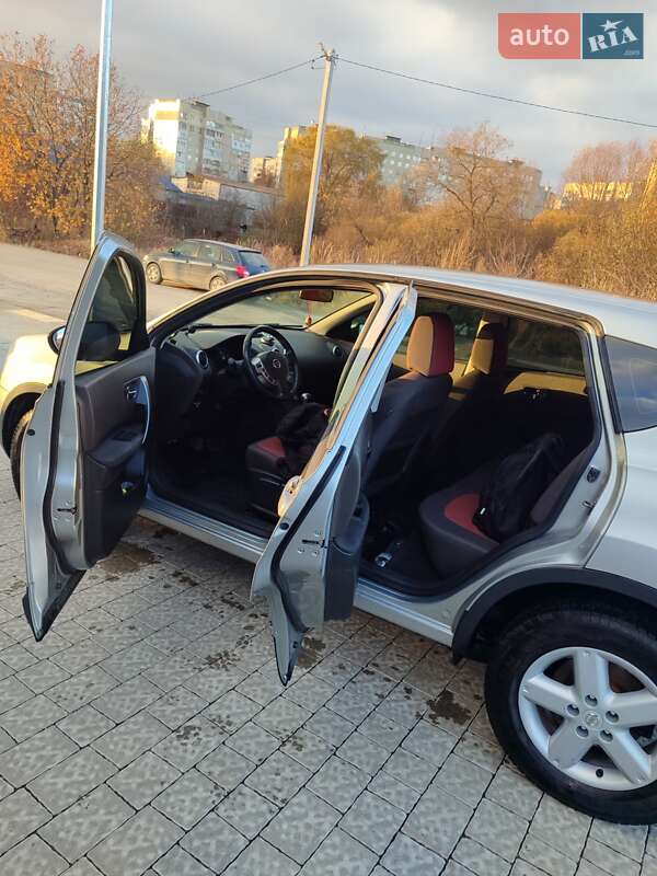 Позашляховик / Кросовер Nissan Qashqai 2007 в Львові