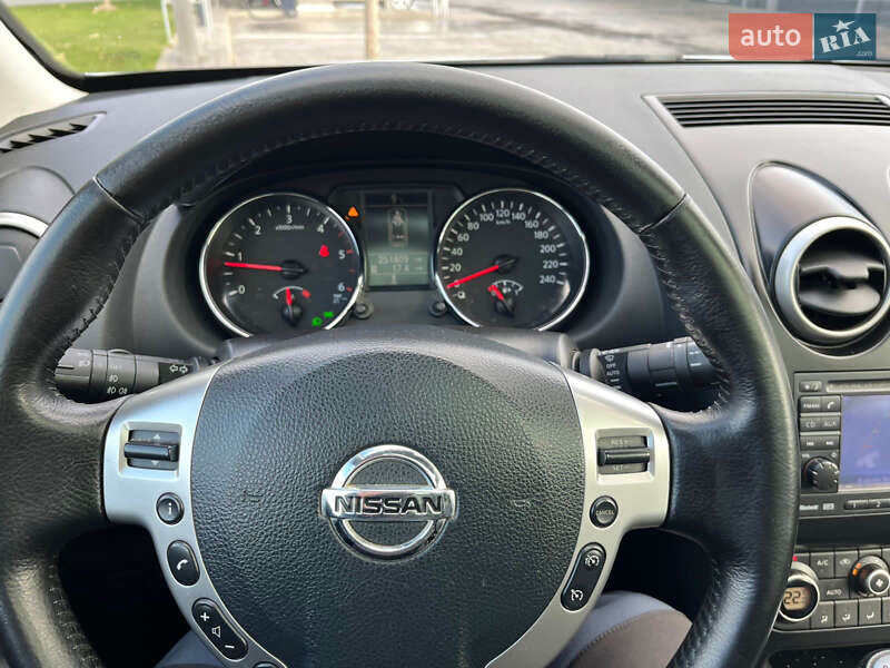 Позашляховик / Кросовер Nissan Qashqai 2010 в Луцьку
