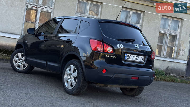 Внедорожник / Кроссовер Nissan Qashqai 2010 в Стрые