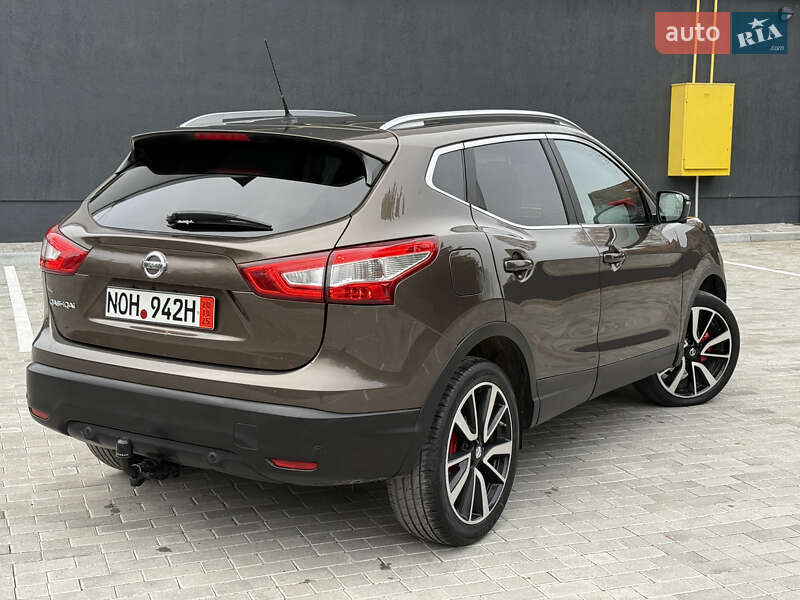 Внедорожник / Кроссовер Nissan Qashqai 2015 в Кременце