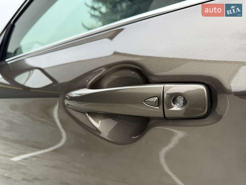 Внедорожник / Кроссовер Nissan Qashqai 2015 в Кременце