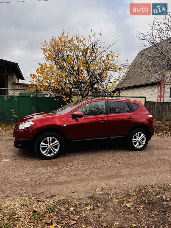 Внедорожник / Кроссовер Nissan Qashqai 2013 в Чернигове