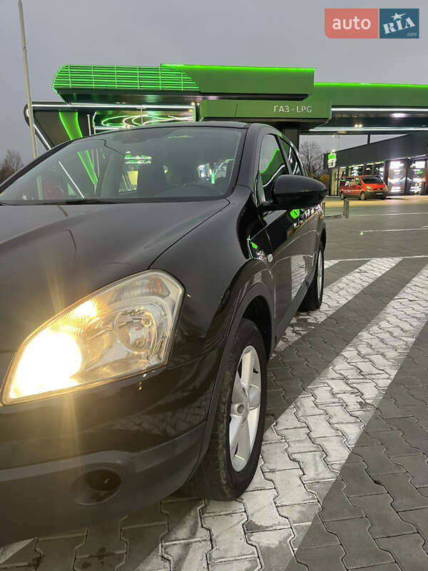 Внедорожник / Кроссовер Nissan Qashqai 2009 в Стрые