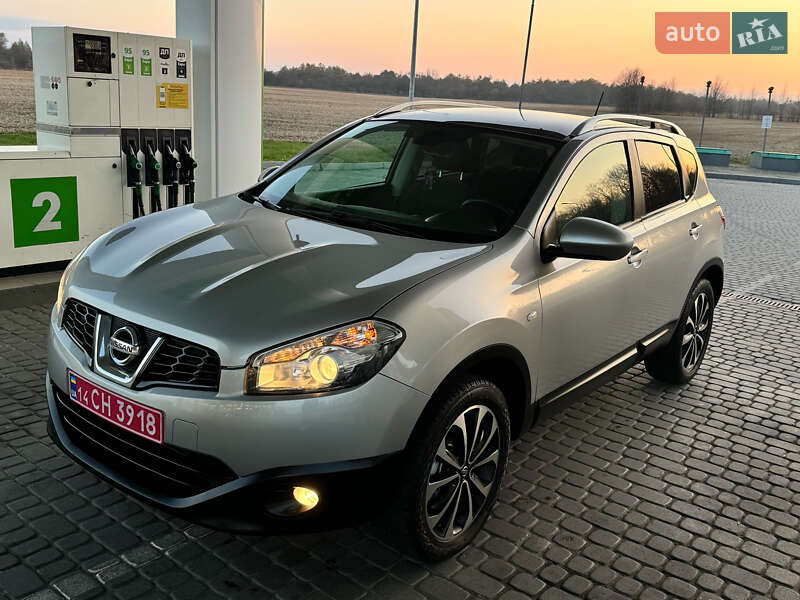 Внедорожник / Кроссовер Nissan Qashqai 2012 в Стрые