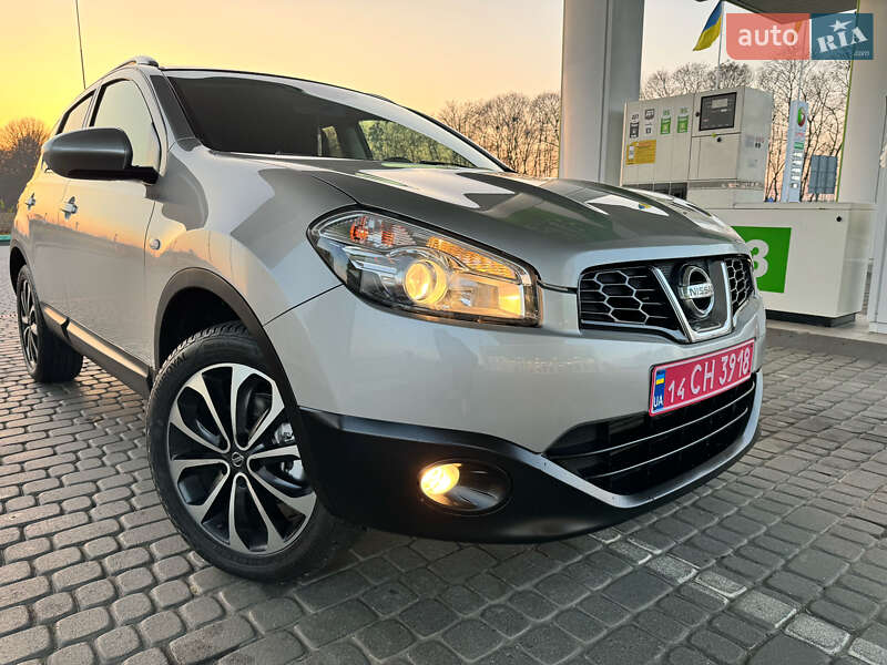 Внедорожник / Кроссовер Nissan Qashqai 2012 в Стрые