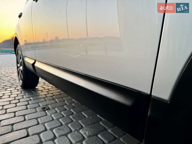 Внедорожник / Кроссовер Nissan Qashqai 2012 в Стрые