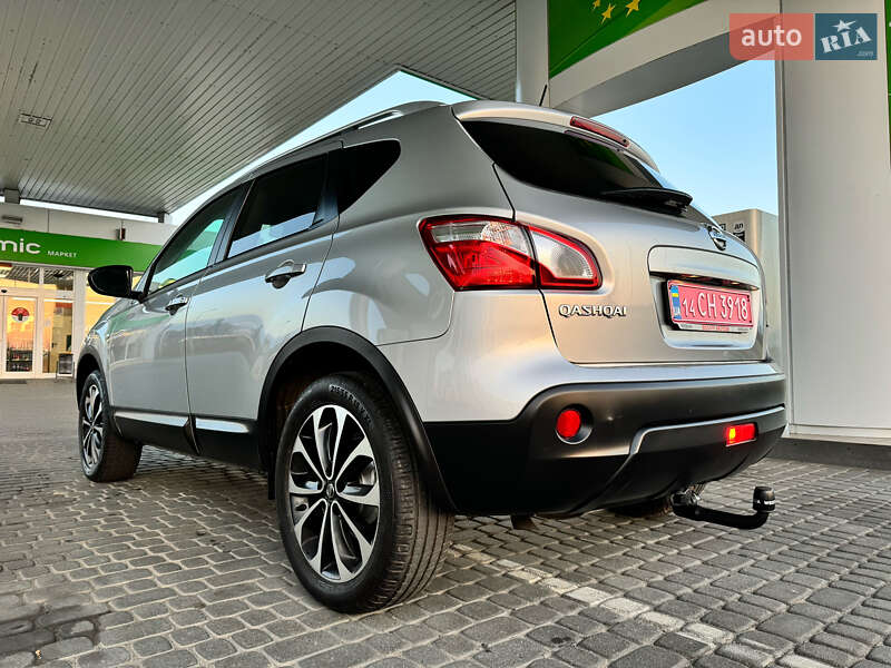 Внедорожник / Кроссовер Nissan Qashqai 2012 в Стрые