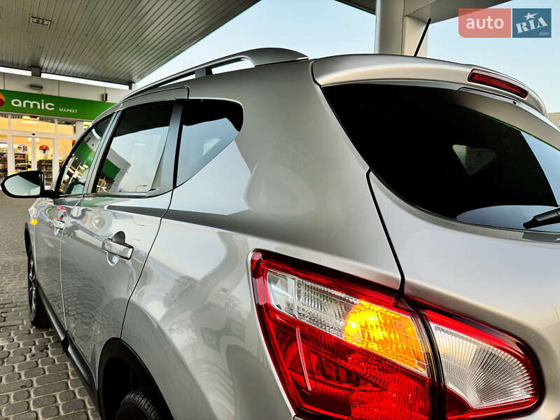 Внедорожник / Кроссовер Nissan Qashqai 2012 в Стрые