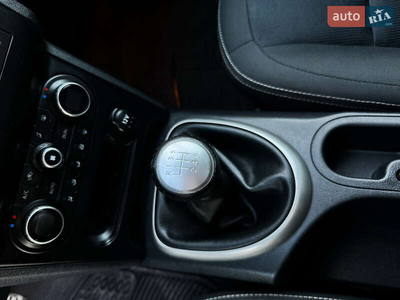 Внедорожник / Кроссовер Nissan Qashqai 2012 в Стрые