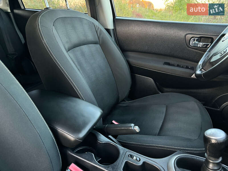 Внедорожник / Кроссовер Nissan Qashqai 2012 в Стрые