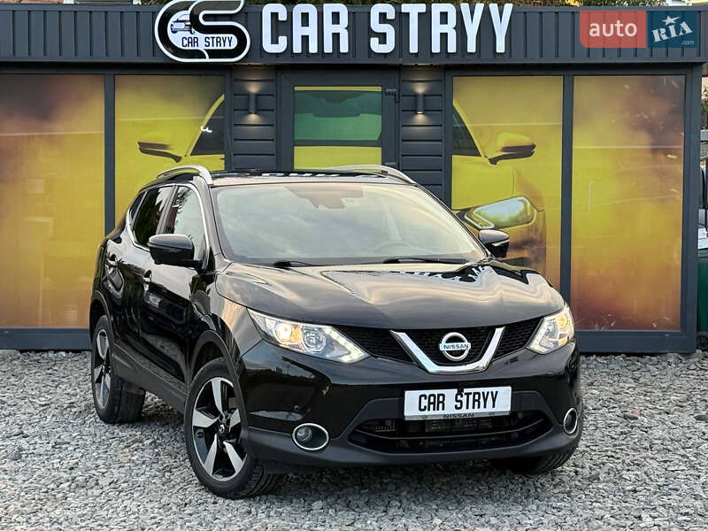 Позашляховик / Кросовер Nissan Qashqai 2015 в Стрию