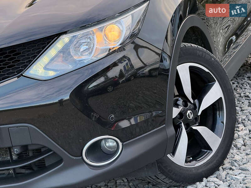Позашляховик / Кросовер Nissan Qashqai 2015 в Стрию