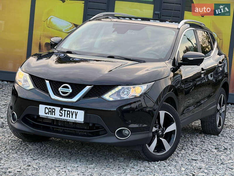 Позашляховик / Кросовер Nissan Qashqai 2015 в Стрию