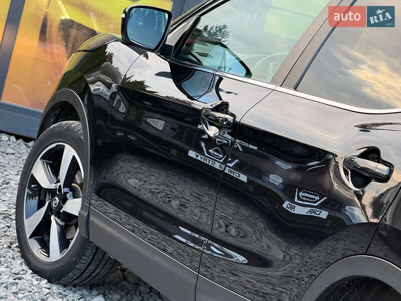 Позашляховик / Кросовер Nissan Qashqai 2015 в Стрию