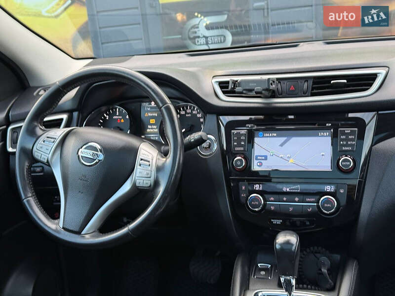 Позашляховик / Кросовер Nissan Qashqai 2015 в Стрию