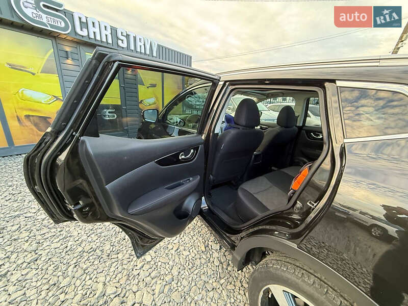 Позашляховик / Кросовер Nissan Qashqai 2015 в Стрию
