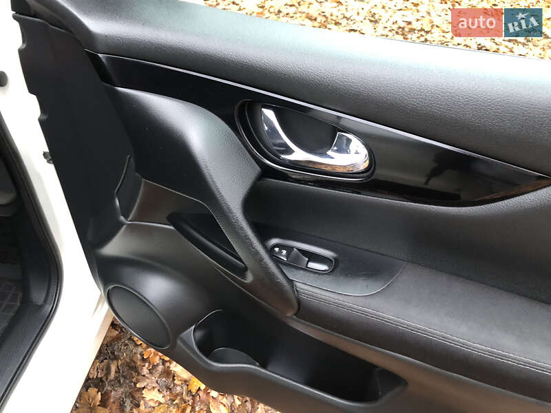 Внедорожник / Кроссовер Nissan Qashqai 2015 в Тернополе фото 36 Внедорожник / Кроссовер Nissan Qashqai 2015 в Тернополе