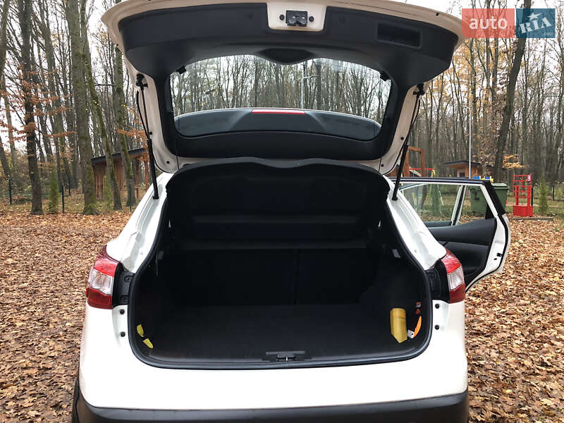 Внедорожник / Кроссовер Nissan Qashqai 2015 в Тернополе фото 43 Внедорожник / Кроссовер Nissan Qashqai 2015 в Тернополе
