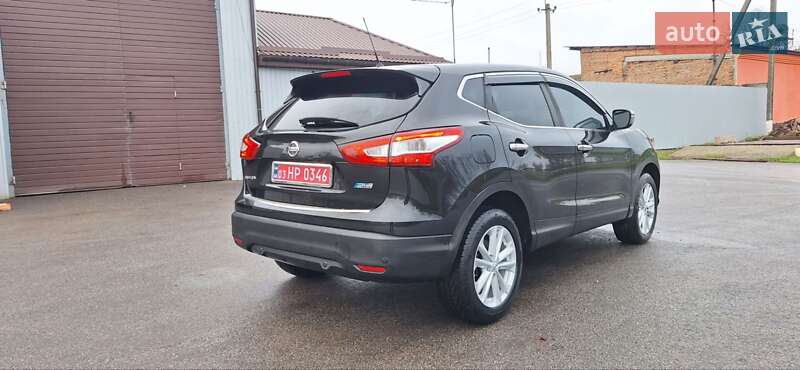 Внедорожник / Кроссовер Nissan Qashqai 2015 в Новоархангельске