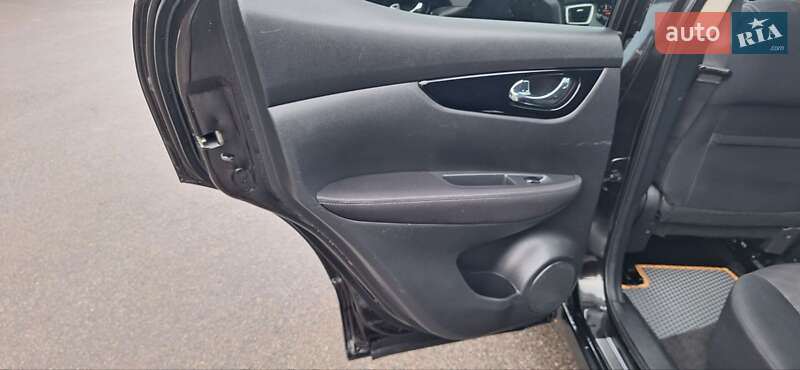 Внедорожник / Кроссовер Nissan Qashqai 2015 в Новоархангельске